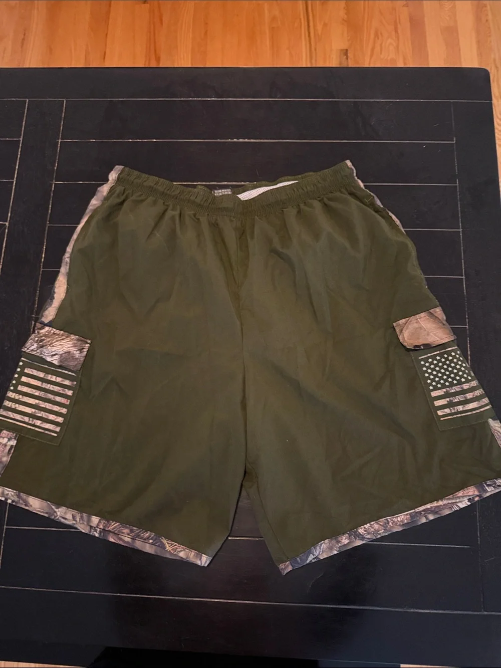 Mossy Oak men’s green / camo swim trunks size XL